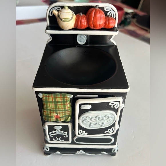 Yankee Candle Black Stove Oven Wax Warmer Kettle Pumpkins Robin Betterley Design - Picture 1 of 9